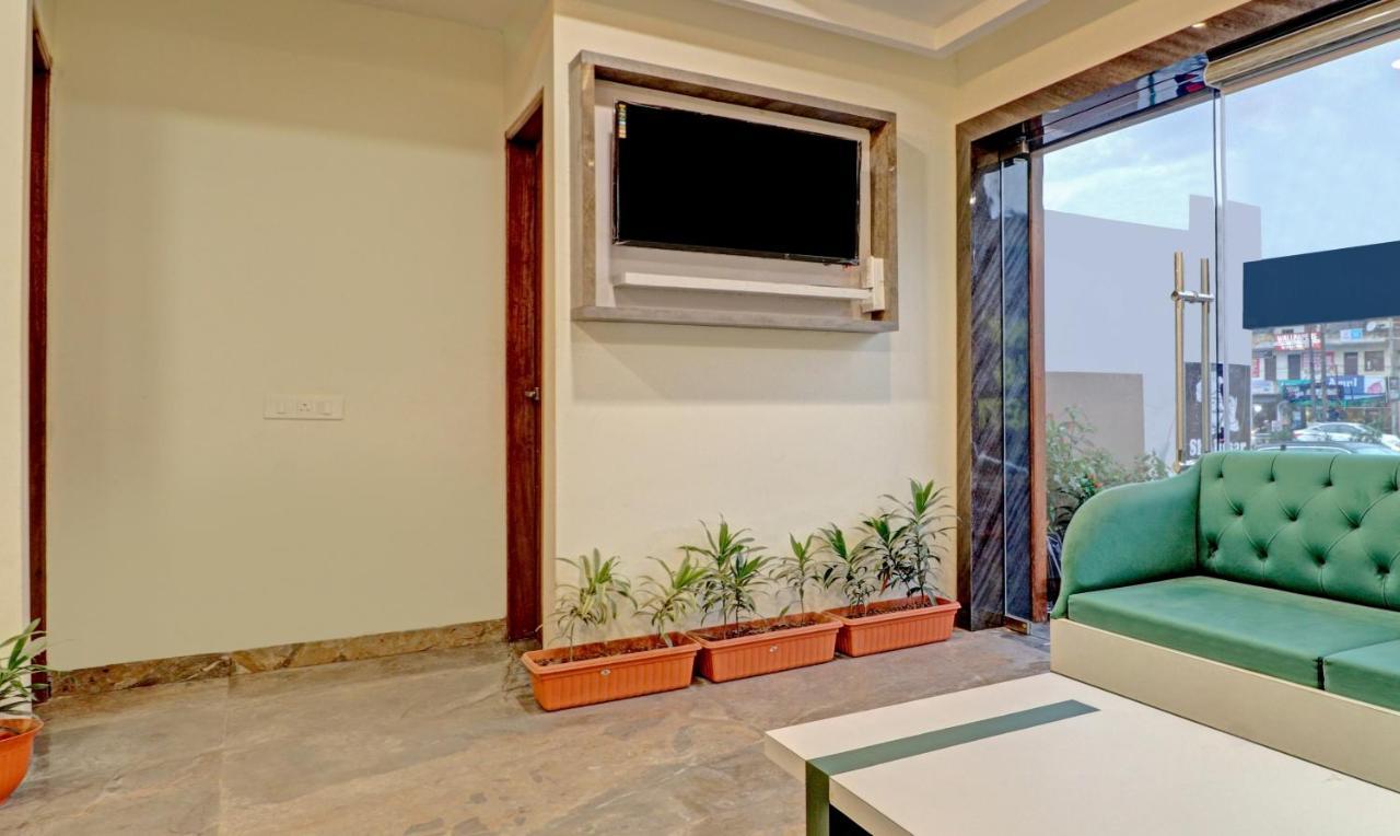 Treebo Delmont Hotel Zirakpur Exterior photo